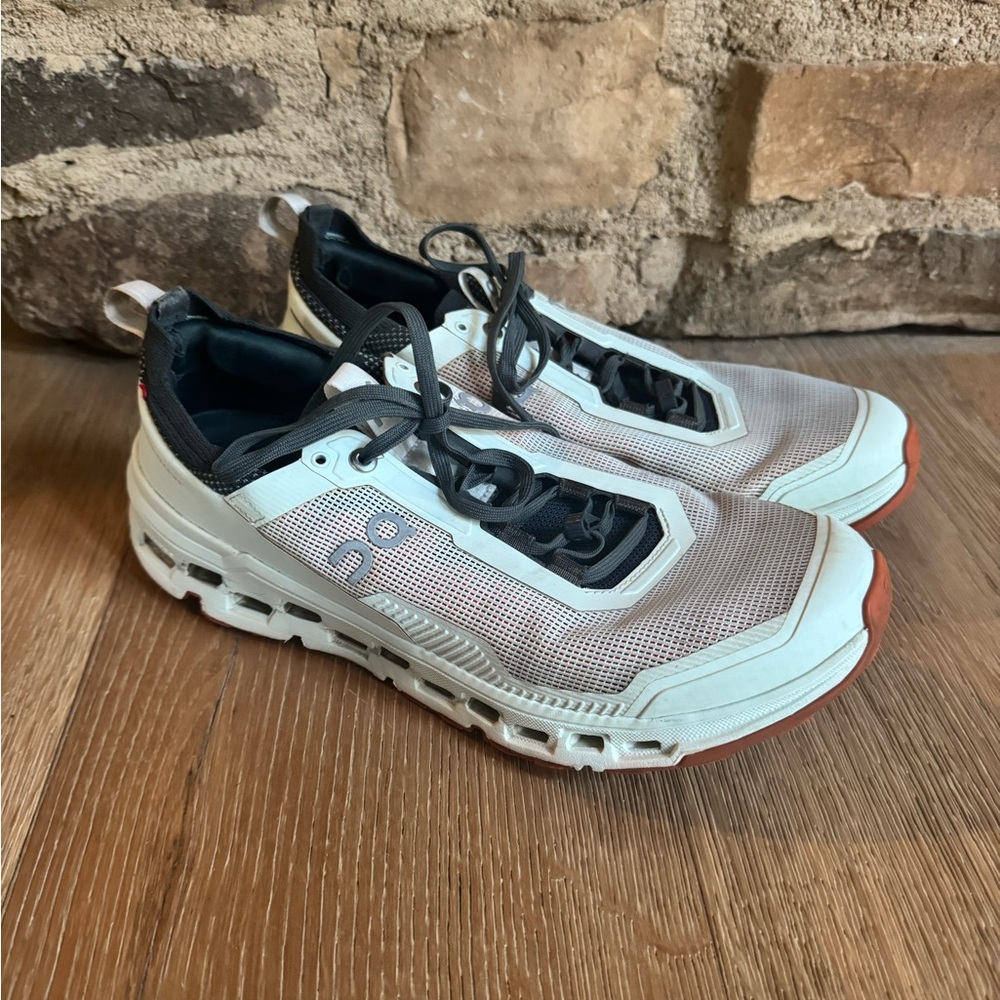 On Running Cloud Ultra White womens sneakers sz 11 Price Firm!
